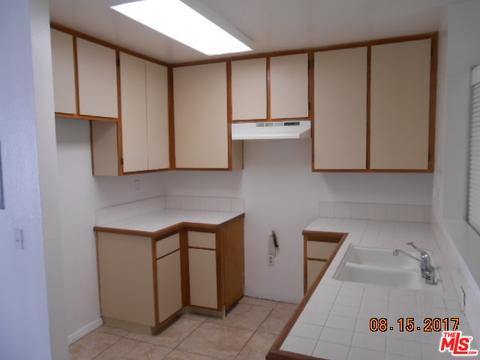 175 Racquet Club Dr, Compton, CA 90220 photo 6