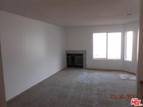 175 Racquet Club Dr, Compton, CA 90220 photo 3