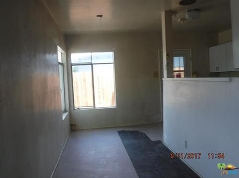 7111 Tamarisk Ave, Yucca Valley, CA 92284 photo 2