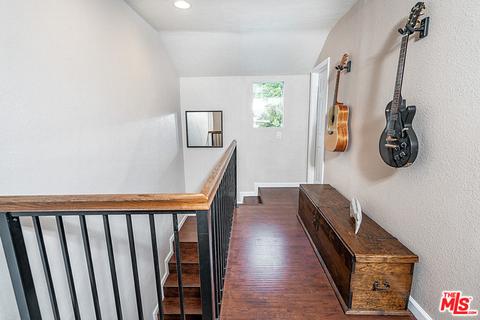 2047 Rangeview Dr, Glendale, CA 91201 photo 23