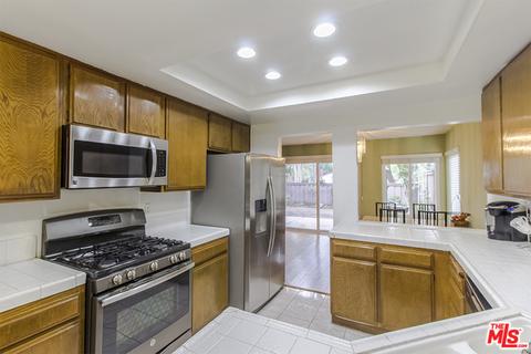 2426 Ramada Plz, Fullerton, CA 92833 photo 12