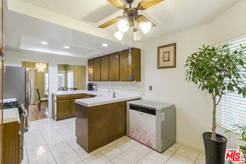 2426 Ramada Plz, Fullerton, CA 92833 photo 11