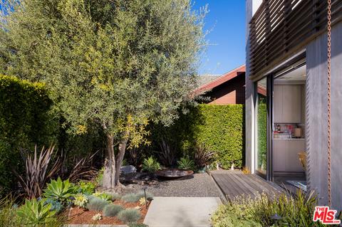 2012 Walnut Ave, Venice, CA 90291 photo 3