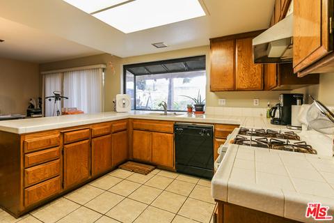 2454 Greenwich Dr, Fullerton, CA 92833 photo 7