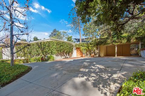 1007 Summit Dr, Beverly Hills, CA 90210 photo 3