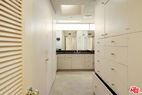 1007 Summit Dr, Beverly Hills, CA 90210 photo 20