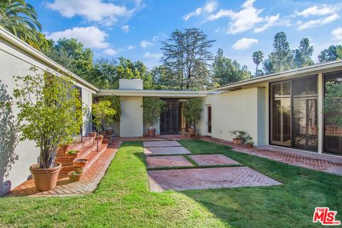 1007 Summit Dr, Beverly Hills, CA 90210 photo 23