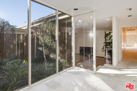 1007 Summit Dr, Beverly Hills, CA 90210 photo 14