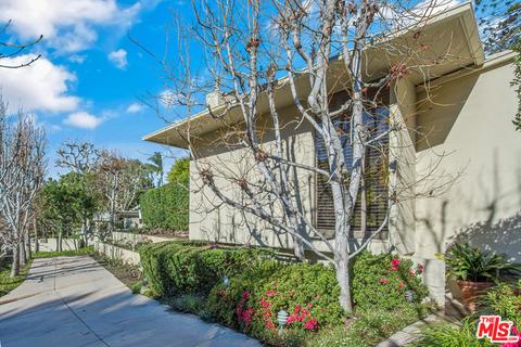 1007 Summit Dr, Beverly Hills, CA 90210 photo 4