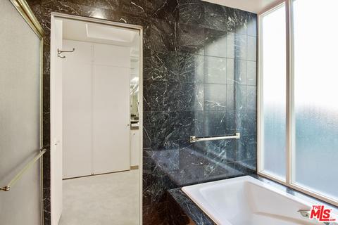 1007 Summit Dr, Beverly Hills, CA 90210 photo 19