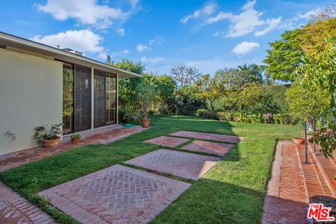 1007 Summit Dr, Beverly Hills, CA 90210 photo 22