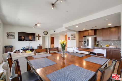 552 E Carson St #206, Carson, CA 90745 photo 3