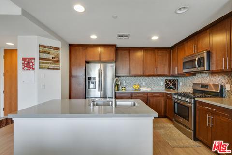 552 E Carson St #206, Carson, CA 90745 photo 4