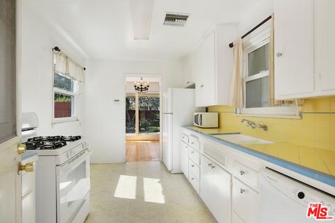 13470 Margate St, Sherman Oaks, CA 91401 photo 11