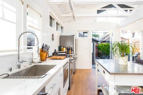247 Windward Ave, Venice, CA 90291 photo 13