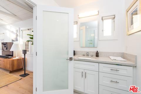247 Windward Ave, Venice, CA 90291 photo 17