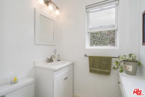5446 Burnet Ave, Sherman Oaks, CA 91411 photo 12