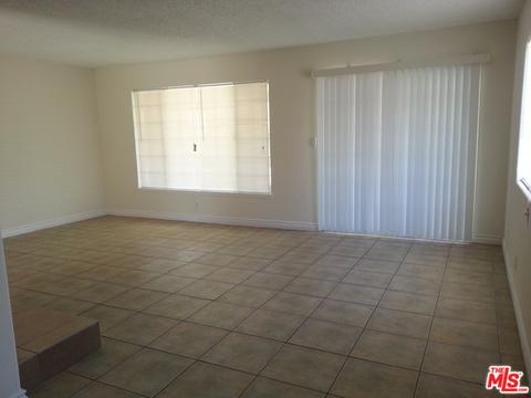 44745 Stanridge Ave, Lancaster, CA 93535 photo 2