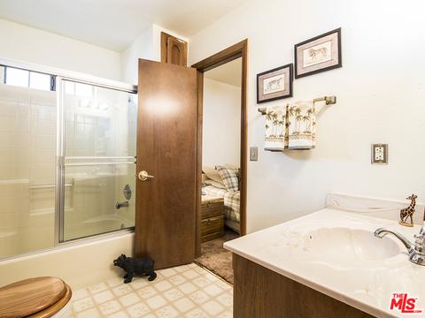 23640 Scenic Dr, Crestline, CA 92325 photo 18