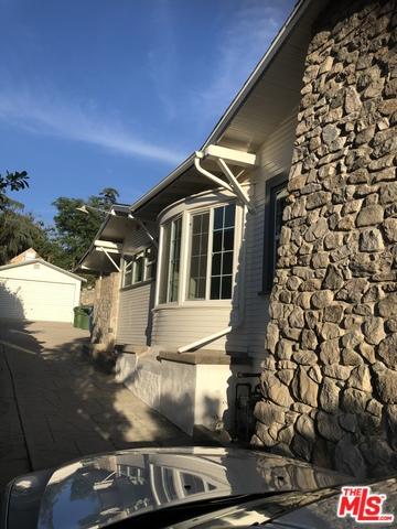 10518 Samoa Ave, Tujunga, CA 91042 photo 2