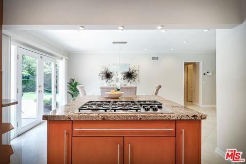 10034 Marnice Ave, Tujunga, CA 91042 photo 9