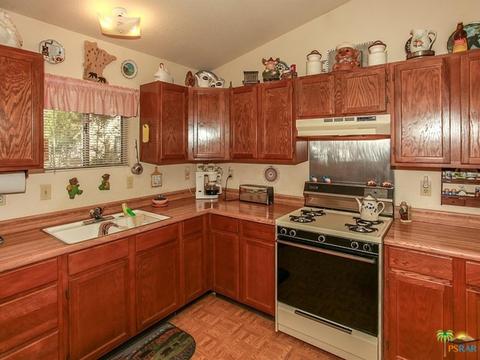 965 E Ln, Big Bear City, CA 92314 photo 15