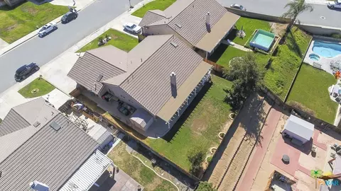 1711 Shane Ln, Beaumont, CA 92223 photo 3