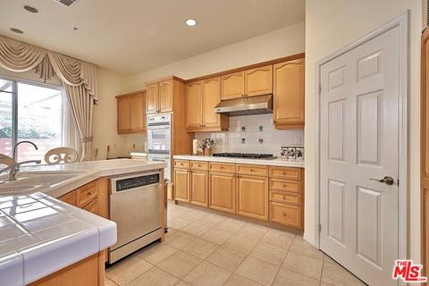 3819 Sky View Ln, Glendale, CA 91214 photo 11