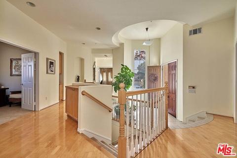 3819 Sky View Ln, Glendale, CA 91214 photo 7