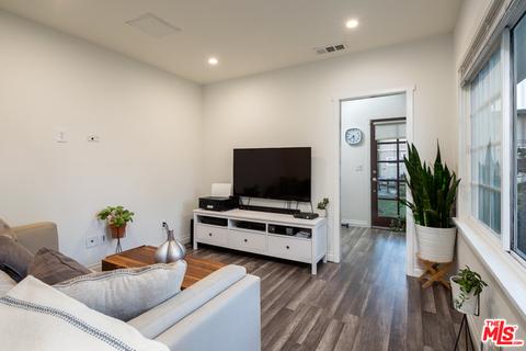 683 S Los Robles Ave, Pasadena, CA 91106 photo 38