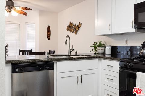829 Via Lorente, Camarillo, CA 93012 photo 2
