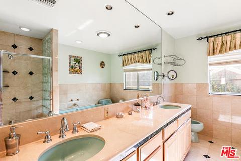 Undisclosed, Burbank, CA 91501 photo 18