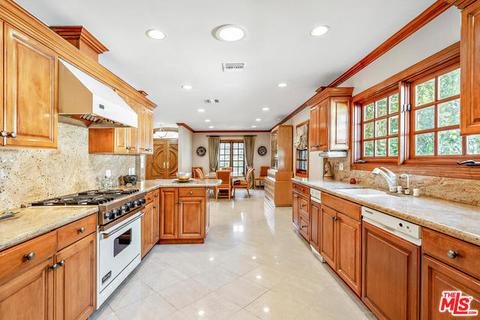 Undisclosed, Burbank, CA 91501 photo 10