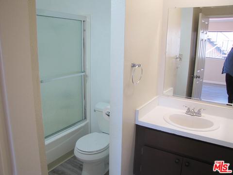 320 Mchenry Rd #13, Glendale, CA 91206 photo 7