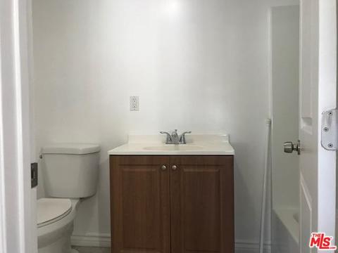19016 Arminta St, Reseda, CA 91335 photo 6