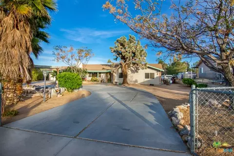7505 Indio Ave, Yucca Valley, CA 92284 photo 2