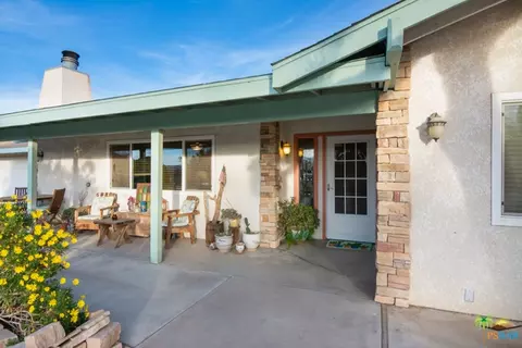 7505 Indio Ave, Yucca Valley, CA 92284 photo 4