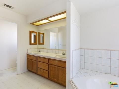 9226 Avenal Rd, Phelan, CA 92371 photo 15