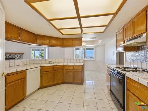 9226 Avenal Rd, Phelan, CA 92371 photo 11