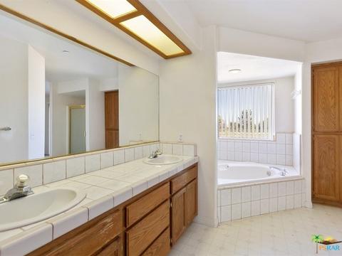 9226 Avenal Rd, Phelan, CA 92371 photo 16