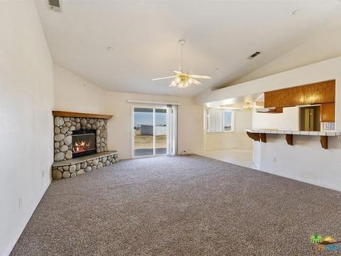 9226 Avenal Rd, Phelan, CA 92371 photo 7