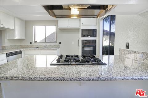 6571 Carioca Ln, Riverside, CA 92506 photo 2