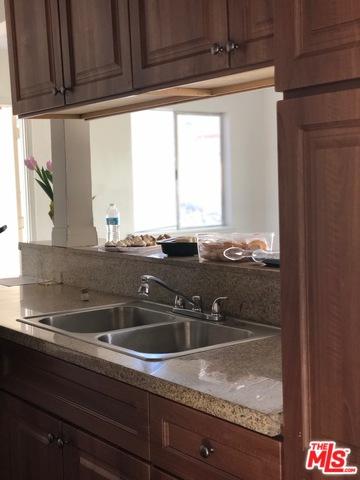 484 E King St, Rialto, CA 92376 photo 3