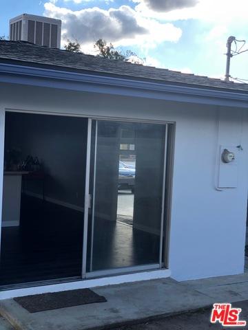 484 E King St, Rialto, CA 92376 photo 7