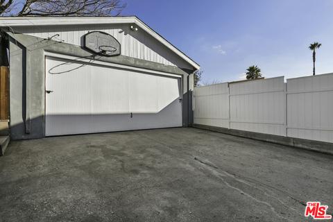 10348 Wilsey Ave, Tujunga, CA 91042 photo 14