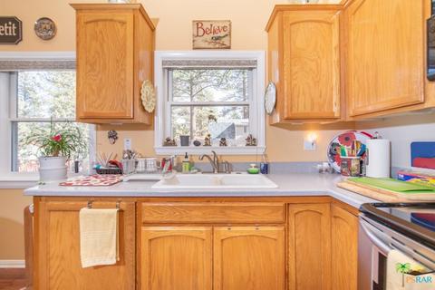 1110 Mitchell Ln, Big Bear City, CA 92314 photo 11