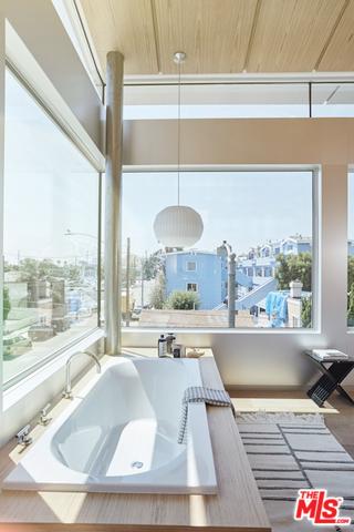 2022 Alberta Ave, Venice, CA 90291 photo 15