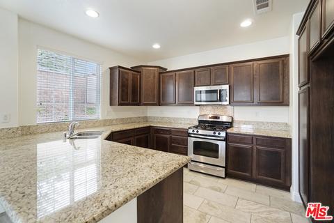 31933 Red Pine Way #79, Temecula, CA 92592 photo 9