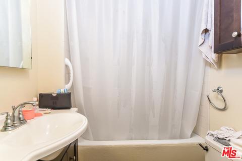 25252 De Wolfe Rd, Newhall, CA 91321 photo 12