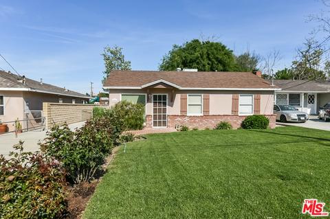 25252 De Wolfe Rd, Newhall, CA 91321 photo 2